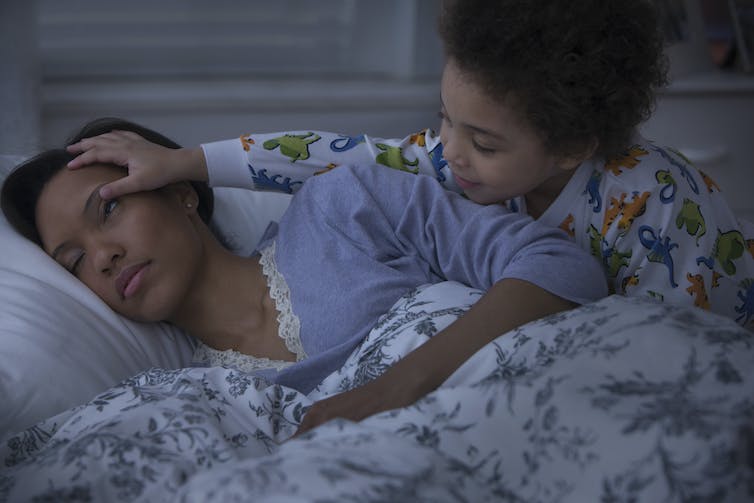 Moms lose significant sleep and free time during kids’ school year, new study finds